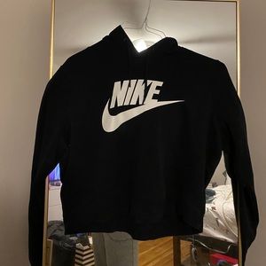 Cropped Nike Hoodie